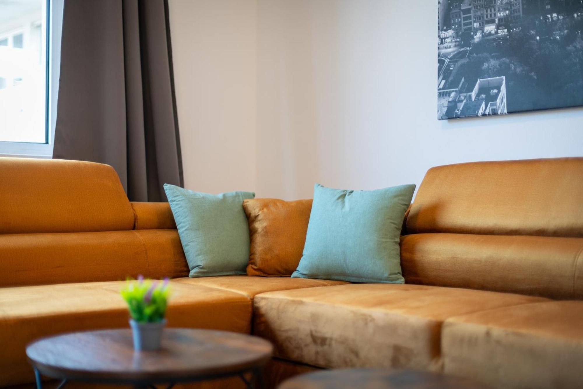 Homely-Apartment Manhattanart, Zentral, Parkplatz, Billard,Ps4, Dart, Balkon บีเลอเฟล์ด ภายนอก รูปภาพ