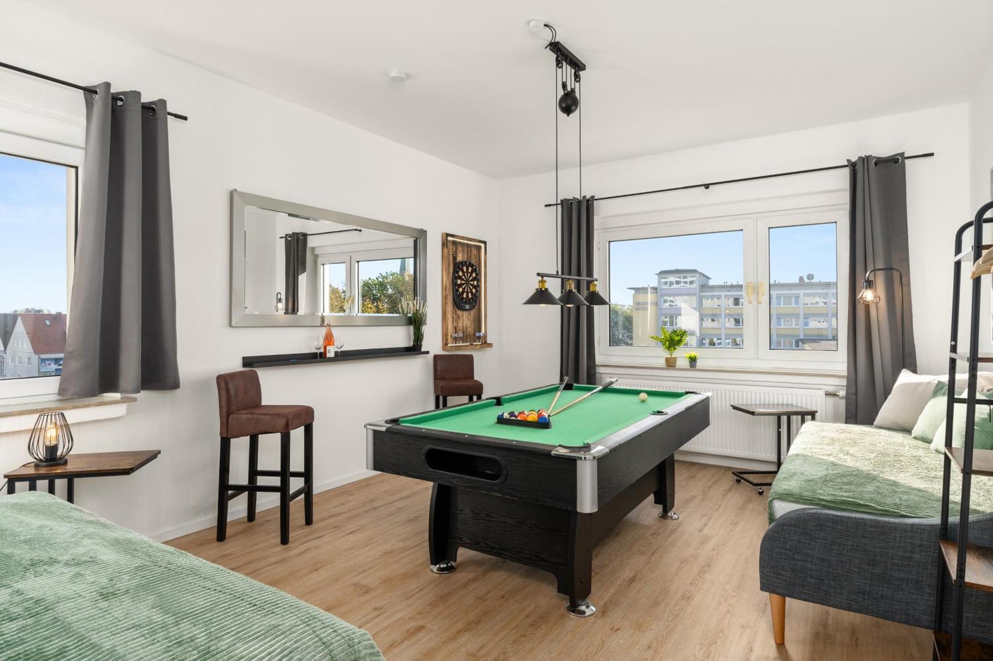 Homely-Apartment Manhattanart, Zentral, Parkplatz, Billard,Ps4, Dart, Balkon บีเลอเฟล์ด ภายนอก รูปภาพ